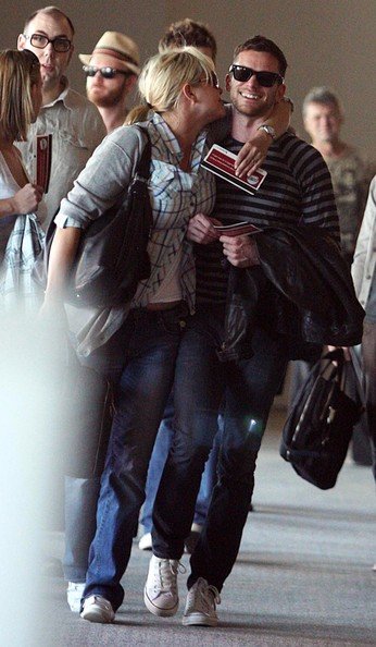 Coldplay+Leaving+Perth+Domestic+Airport+JDaoXF65utal.jpg