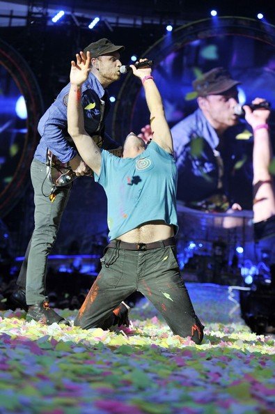 Chris+Martin+Coldplay+take+stage+Emirates+bnnpLvrpDC9l.jpg