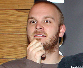 124399778_8a09603879.jpg