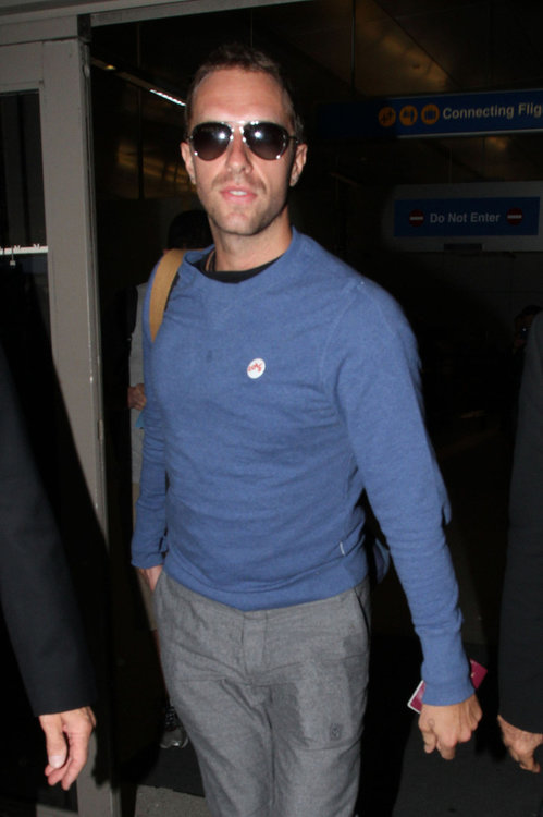 Chris+Martin+seen+making+way+LAX+airport+Los+Sx-MXgSdMxox.jpg