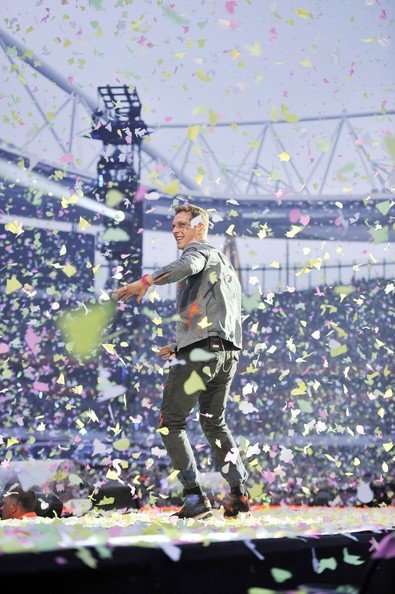 Chris+Martin+Coldplay+take+stage+Emirates+w8iA2Etornzl.jpg