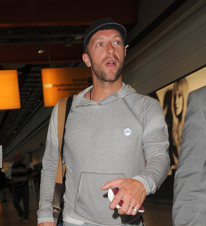 Chris+Martin+Chris+Martin+Arrives+London+OfzJyPhqSs-x.jpg