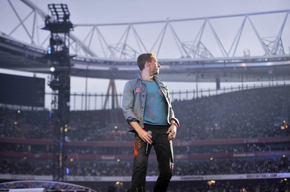 Chris+Martin+Coldplay+take+stage+Emirates+YqNfjx-yc87l.jpg