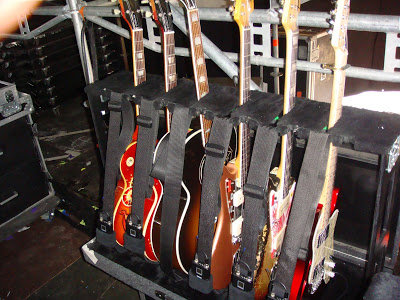jonny+guitars+2.JPG