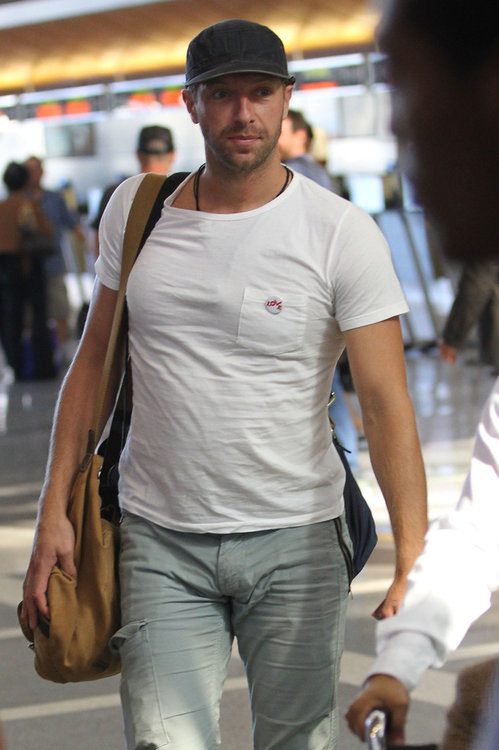 Chris+Martin+Chris+Martin+Spotted+LAX+PHBOW8ZKIEBx.jpg