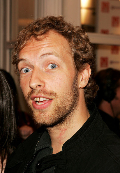 The+Q+Awards+2005+Arrivals+rnIzGxGLMKrl.jpg