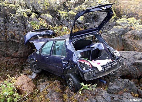 1CarPlungeSWNS_468x338.jpg