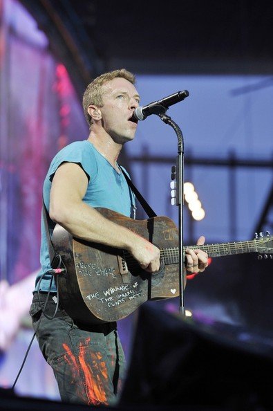 Chris+Martin+Coldplay+take+stage+Emirates+juP_dOCLQYql.jpg