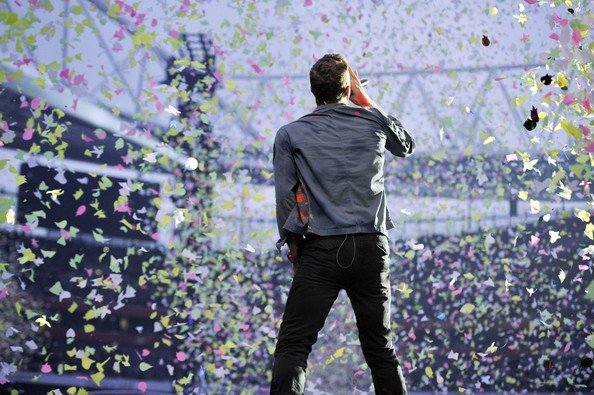 Chris+Martin+Coldplay+take+stage+Emirates+Z7FNLwWFOB5l.jpg
