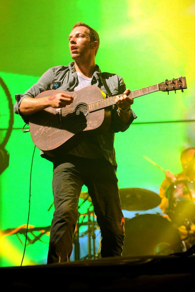 Chris+Martin+Coldplay+Glastonbury+Festival+krmNCFFfajBl.jpg
