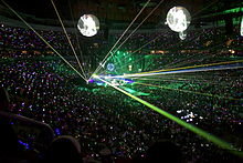 220px-Coldplay_Mylo_Xyloto_Tour_%40_Wells_Fargo_Center.jpg