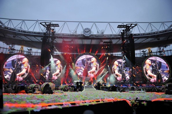 Chris+Martin+Coldplay+take+stage+Emirates+g0J1lKk1Qdql.jpg