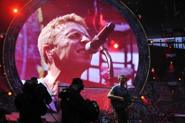 Chris+Martin+Coldplay+take+stage+Emirates+Jos0Asg-802l.jpg