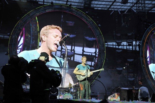 Chris+Martin+Coldplay+take+stage+Emirates+Jz2o3JXrm17l.jpg