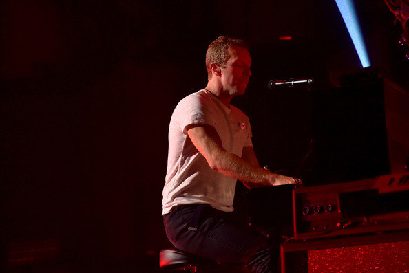 Chris+Martin+2014+iHeartRadio+Music+Festival+zrF5dkKxZi-l.jpg