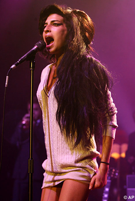 2AmyWineAP_468x697.jpg