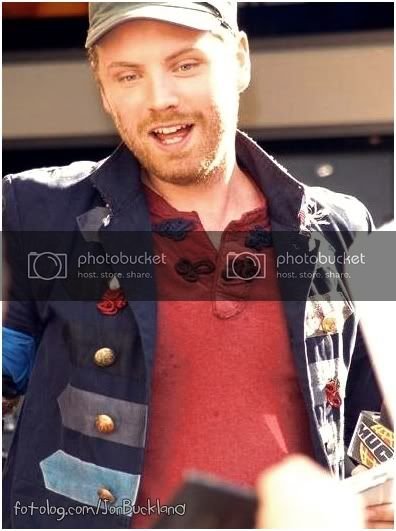 31-07-2008ChrisMartinJonnyBucklandM.jpg