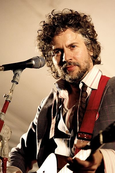 400px-Wayne_Coyne_from_the_Flaming_Lips_photographed_by_Kris_Krug.jpg