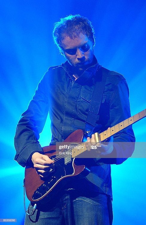 photo-of-jonny-buckland-and-coldplay-jonny-buckland-performing-live-picture-id85359266
