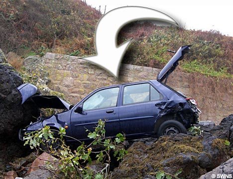 4CarPlungeSWNS_468x360.jpg
