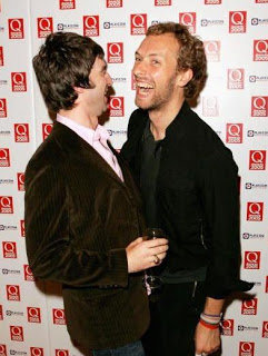 noel+gallagher+chris+martin+oasis+coldplay.jpg