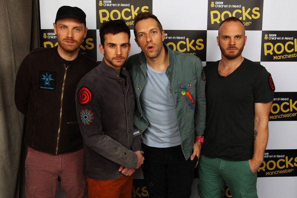 Chris+Martin+Children+Need+Rocks+Manchester+LJ9M5vdG3eCl.jpg