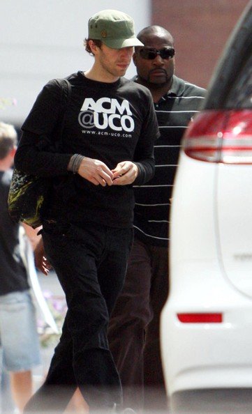 Chris+Martin+Leaving+Hotel+Perth+XqIrOUO7AA6l.jpg