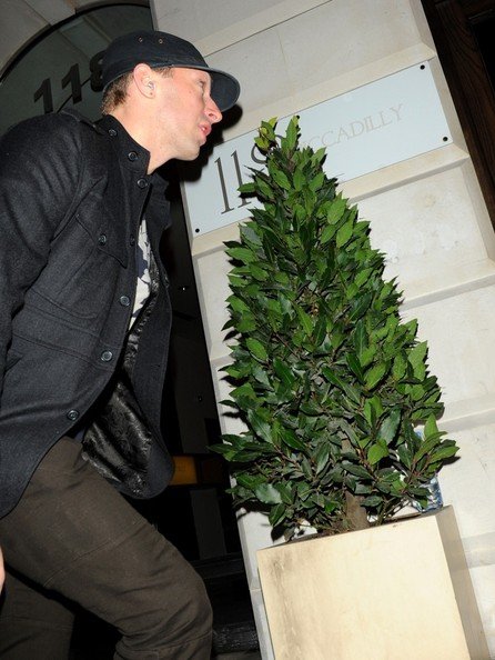Chris+Martin+Chris+Martin+Out+JRC1Mub_by_l.jpg