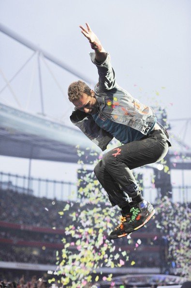 Chris+Martin+Coldplay+take+stage+Emirates+mw09Sp-UMhFl.jpg