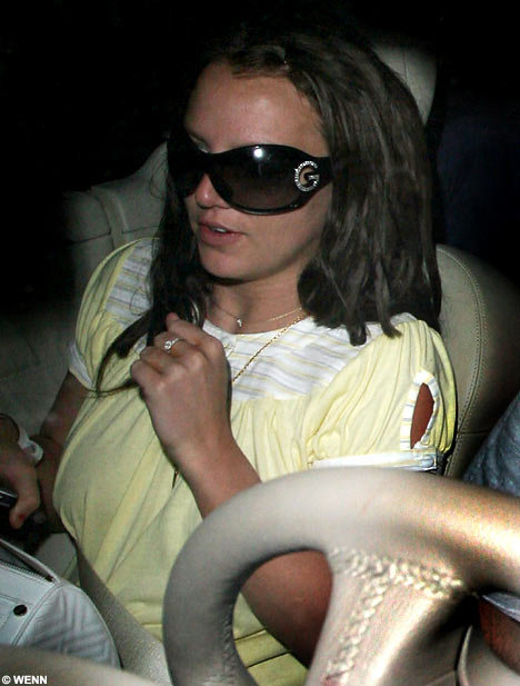 Britney2Wenn0210_468x617.jpg