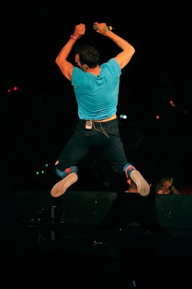 ChrisMartinMTVEuropeMusicAwards2011xN6MKU4IQEXl.jpg