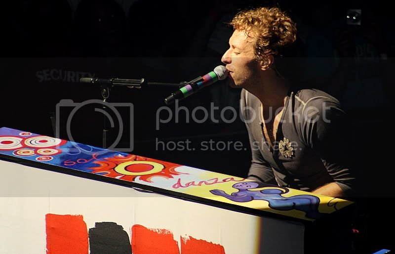 Chris_Martin_by_DropBeatsNotBabi-1.jpg