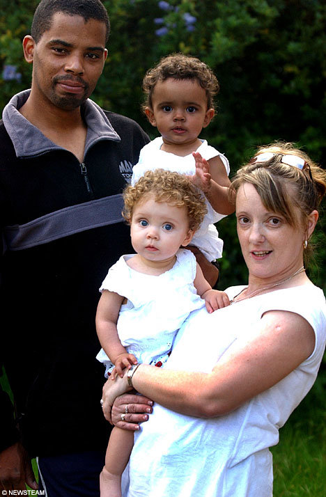 FamilyTwinsNTI0407_468x714.jpg