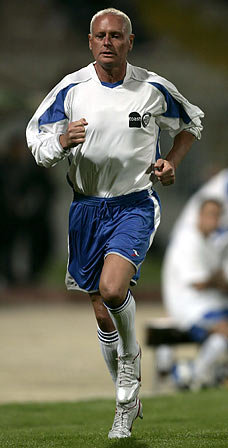 GascoigneR_228x448.jpg