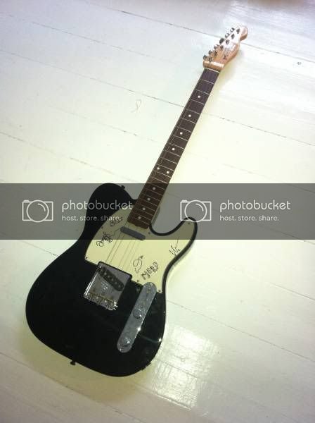 Guitar-auction-fixed.jpg