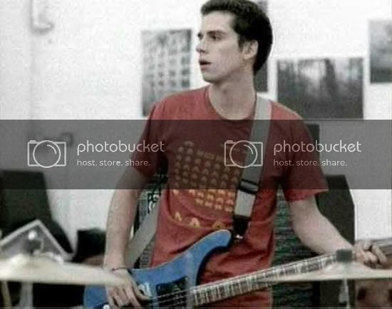 Guy-Berryman-coldplay-75066_550_-1.jpg