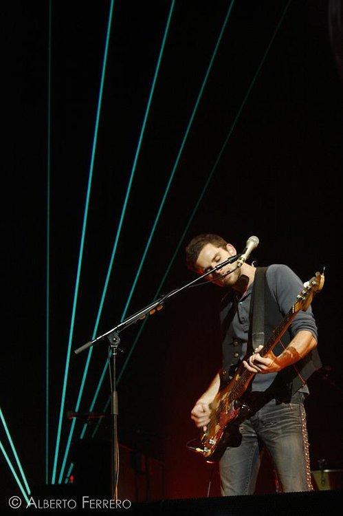 Guy_Berryman_-_Viva_la_Vida.jpg