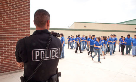 Male-police-officers-supe-007.jpg