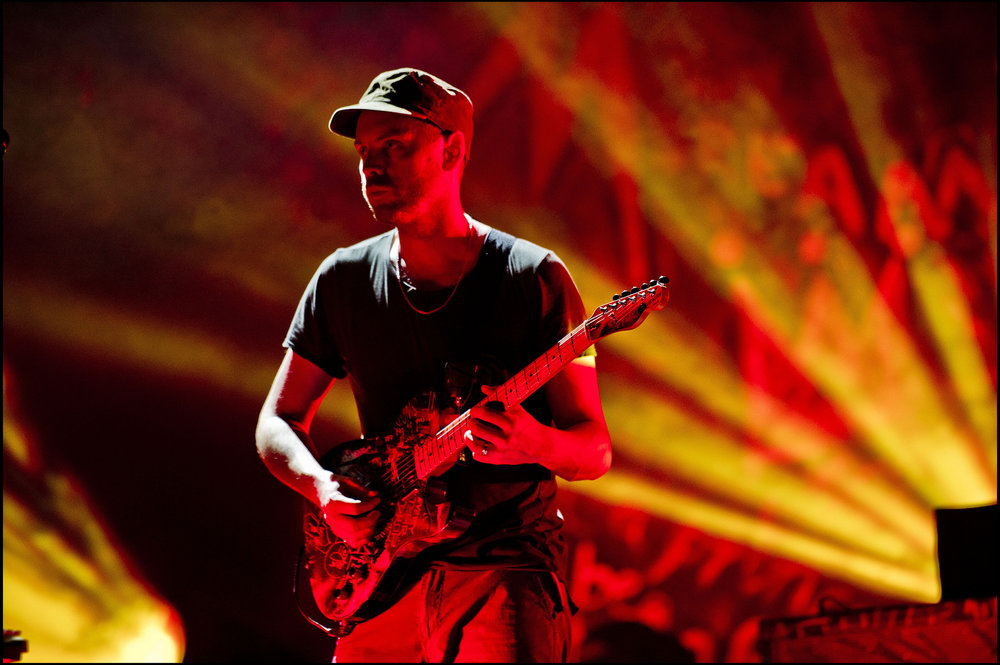 On-Stage-Under-1-Roof-December-10-2011-coldplay-27727385-2560-1703.jpg