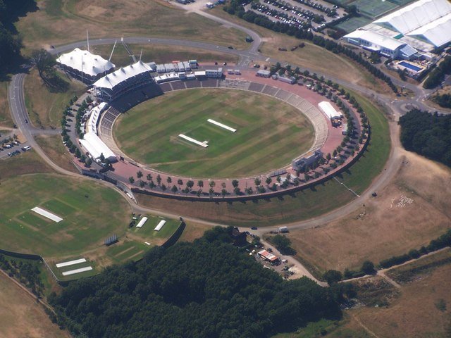 Rose_Bowl_hants.jpg