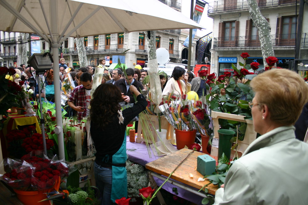 Spain.Barcelona.Diada.Sant.Jordi.Ramblas.06.Florista.JPG