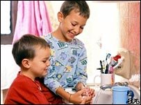 _42412778_brothersplcred.jpg