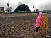 _42416920_pyramid_hay_203afp.jpg