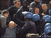 _42779833_unitedfans203.jpg