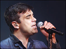 _46895252_robbie_getty226.jpg
