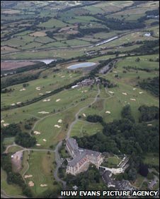 _49199947_manor_up_huw.jpg