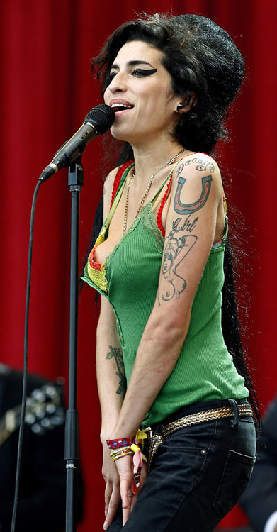 amy2R2206_468x896.jpg