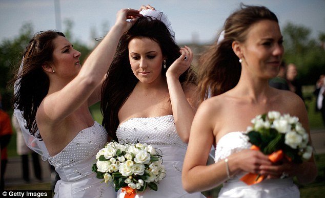 article-0-0BCAC91000000578-100_634x387.jpg