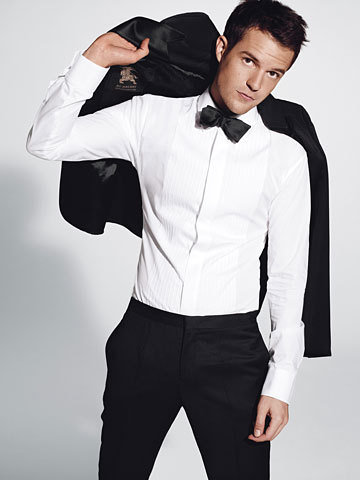 brandon-flowers-in-gq-the-killers-2860150-360-480.jpg