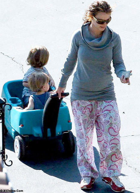 britney1X170511_468x645.jpg